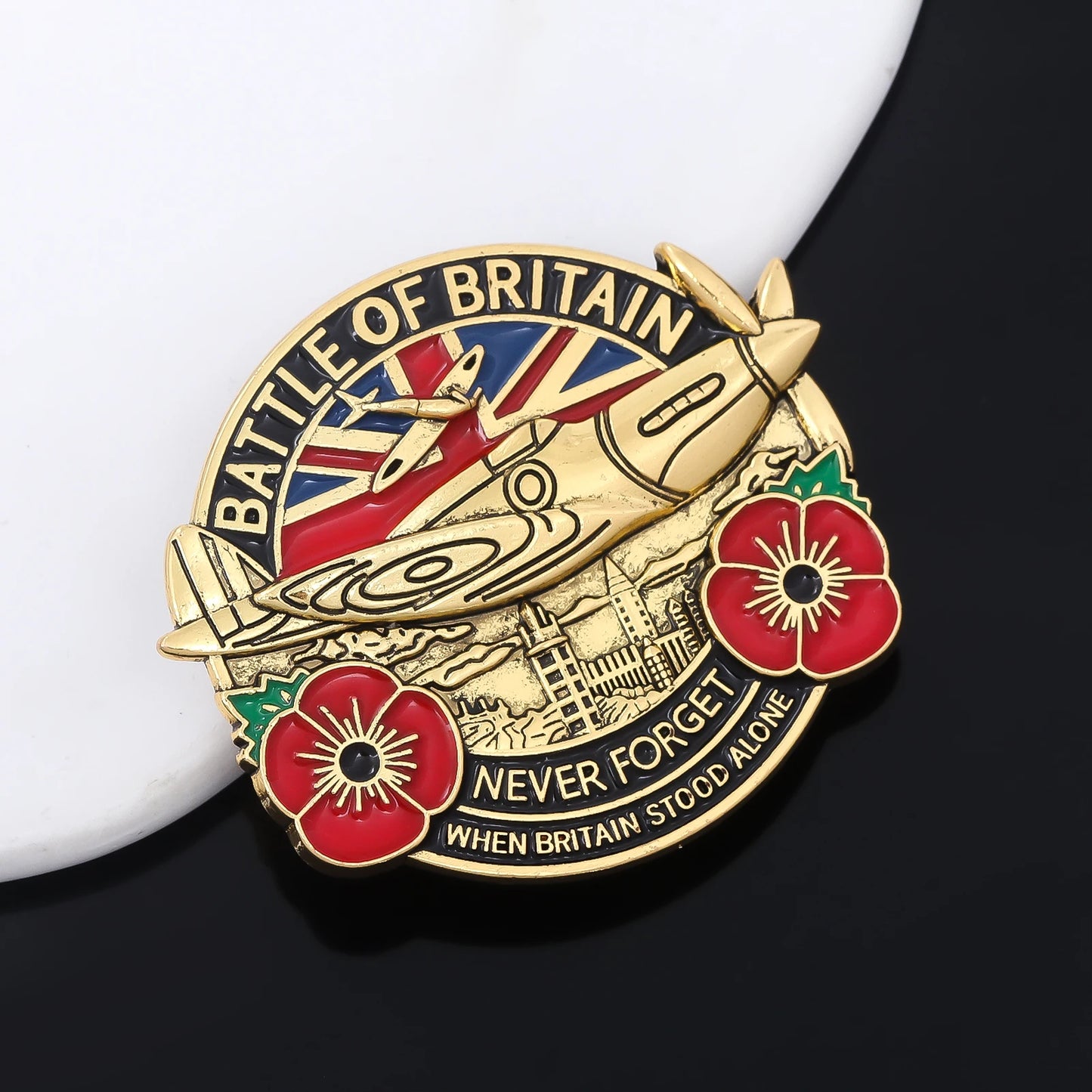 "Lest We Forget" Pin